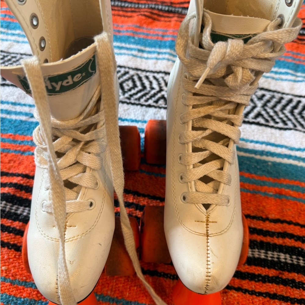 Vintage White Hyde Roller Skates with Orange Wheels - Picture 7 of 8